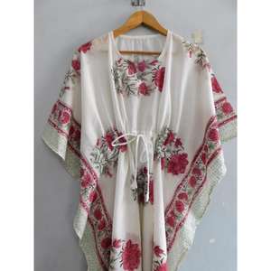 Vestido Kaftán Bohemio de Algodón, Hecho a Mano con Estampado Floral, Cuello en V, Mangas Murciélago, Silueta Evase, Ideal para la Playa y Vacaciones de Verano - Product Image 5