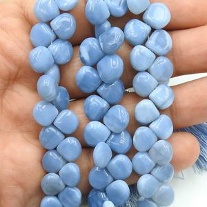 Ópalo Indio Azul Tratado, Forma de Corazón Liso, Forma de Lágrima, Hilo de 8 Pulgadas, Aprox. 7x7-10x10MM, Para Hacer Joyas - Product Image 1