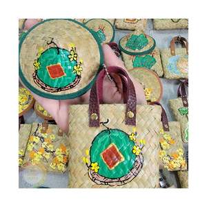 Porte-clés décoratif en fibre de herbe, artisanat en herbe de jonc naturelle, idéal pour souvenir, fabriqué au Vietnam - Product Image 1