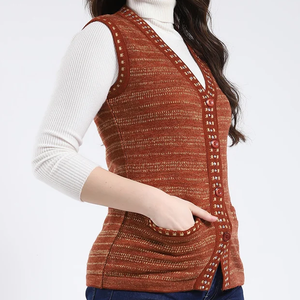 Gilet sans manches en tricot pour femme, col en V, motif rayé, fermeture à boutons, vêtements décontractés d'automne, 100% acrylique - Product Image 4