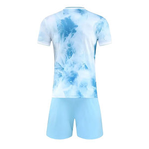 Uniformes de Fútbol Personalizados de Corte Ajustado y Secado Rápido para Verano, Impresión por Transferencia de Calor, 100% Poliéster, Manga Corta - Product Image 2