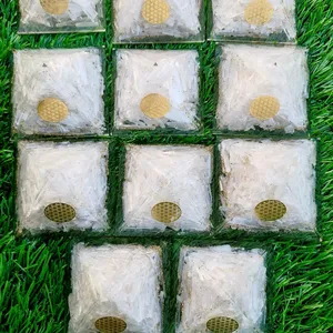 Vente en gros de pyramides d'orgone en sélénite pour l'alignement des chakras et la thérapie Reiki, disponibles à prix de gros - Product Image 4