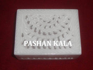 Caja de joyería de piedra de jabón natural tallada a mano con diseño de flor y elefante, diseño clásico para mayoristas, fabricantes y en grandes cantidades. - Product Image 4