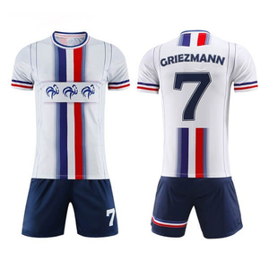 L'usine OEM produit des uniformes de football en Spandex/Polyester à séchage rapide avec logo personnalisé et une distribution mondiale pour les clubs et les écoles. - Product Image 5