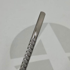 Herramienta profesional de doble punta de acero inoxidable para empujar cutículas y limpiar uñas, para manicura, pedicura y cuidado de uñas. - Product Image 3