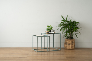 Mesas Auxiliares Minimalistas Apilables, Estructura de Acero Gris Mate, Bandeja Extraíble, Juego de Mesas Auxiliares para Apartamento, Sala de Estar, Salón - Product Image 6