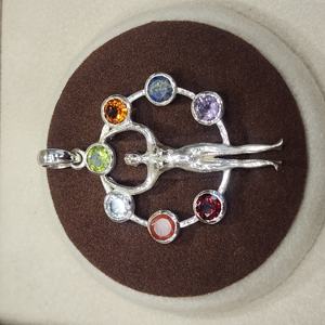 "Pendentif Chakra en argent 925 taillé en émeraude fait à la main-Tendance et excellente qualité" - Product Image 1
