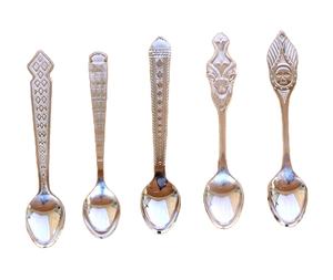 Juego de cucharas de acero inoxidable de 5 piezas con acabado de alta calidad, perfecto para vajilla de mesa y uso en bodas - Product Image 1