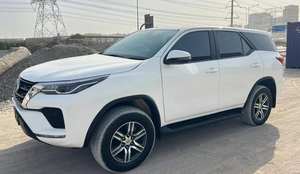 Toyota Fortuner 2.7L Gasolina 2023 Blanco Impecable, Volante a la Derecha, 4x4, Asientos de Tela, Sistema de Navegación, Control Remoto, Automático, Usado - Product Image 5