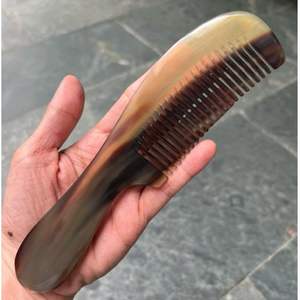 Super Oferta Peine de Cuerno Natural Hecho a Mano de Calidad Premium 100% Cepillo para el Cabello Calidad de Exportación Hecho en India - Product Image 4
