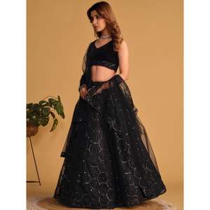 Fabuleuse robe de mariée en organza brodé noir Lehenga Choli avec Dupatta - Product Image 4