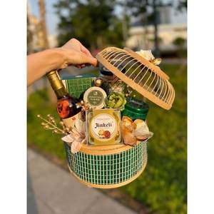 Usine vietnamienne de boîtes et paniers cadeaux en bambou pour la décoration de villas de luxe et l'ameublement grandiose des entrées, utilisant du bambou tissé à la main. - Product Image 5