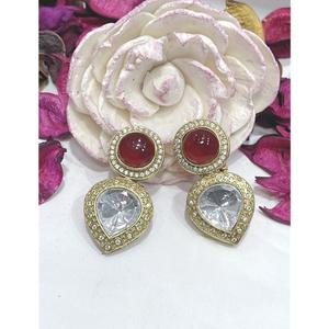 Adorables Pendientes Colgantes de Moda Chapados en Oro con Piedras de Circonio para Mujeres y Niñas - La Mejor Calidad para Fiestas Nocturnas - Product Image 1