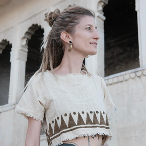 Top Corto de Algodón Khadi Orgánico Hecho a Mano para Mujer, Estampado Tribal Geométrico, Ecológico, con Dobladillo Deshilachado, Blusa de Manga Corta - Product Image 4