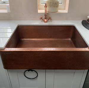 Évier de cuisine moderne en cuivre à encastrer, avec une seule cuve lisse et un égouttoir, disponible à prix de gros. - Product Image 3