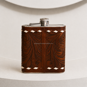 Gourde de hanche en cuir et acier inoxydable de 7 oz, gravée à la main, motif floral personnalisé, design de créateur, vente en gros 2026 - Product Image 2