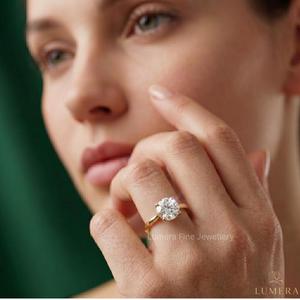 Bague solitaire en diamant de laboratoire taille brillant plaqué or 18 carats de luxe pour femme |   Bague de fiançailles classique certifiée IGI LUMERA FINE - Product Image 6