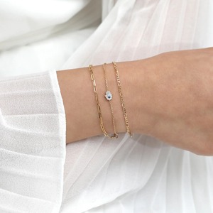 Pulsera de Diamantes con Amuleto de la Suerte, Oro de 14K, Joyería Minimalista y Elegante, Regalo Personalizado para Mujer, Cumpleaños, Aniversario, Uso Diario - Product Image 2