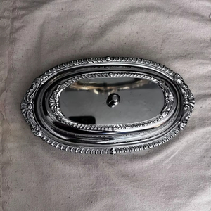 Vintage Oneida Silver Plated Butter Dish, lid and glass insert - Product Image 1