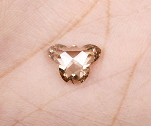 OM GEMS Diamante Cultivado en Laboratorio de 2.0 Ct con Corte Mariposa, Color Champán, Certificado IGI, Corte Excelente, para Joyería - Product Image 5