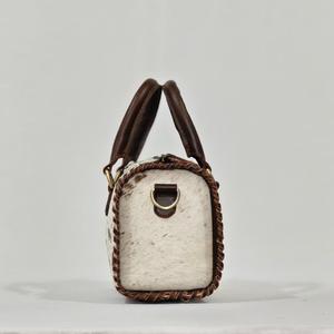 กระเป๋าเดินทางแบบสปอร์ตขนาดเล็ก รุ่น Speedy Duffle Bag หนังแท้ 100% แต่งลายด้วยมือ สีน้ำตาลขาว ขนเฟอร์  น้ำหนักเบา กันน้ำ  กำลังเป็นที่นิยมในปี 2026 - Product Image 3