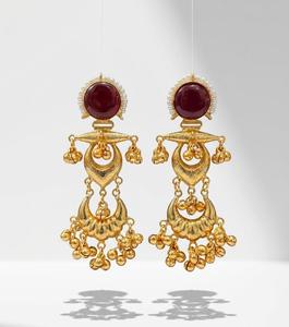 Pendientes Largos de Moda Chapados en Oro de Latón Jewelsha para Mujer |   Joyería Étnica para Novia, Jhumka Chandbali para Boda - Product Image 3
