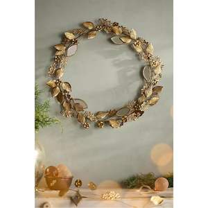 Couronne murale florale en feuilles de métal doré faite à la main, décoration murale de luxe en fer forgé avec miroir pour la maison, le salon, les mariages, le jardin et l'hôtel - Product Image 1