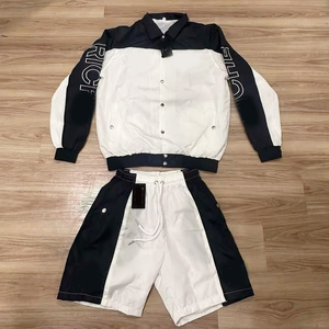 Ensemble homme sur mesure de haute qualité, coupe-vent deux pièces en polyester et nylon, avec fermeture éclair, short et survêtement - Product Image 2