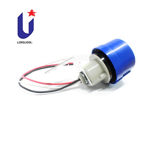 Outdoor <strong>Dusk</strong> <strong>to</strong> <strong>Dawn</strong> Photocell <strong>Sensor</strong> - Product Image 1