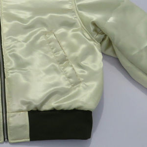 Chaqueta Bomber Personalizada con Logotipo Frontal para Hombre, Cuello Alto, Ligera, Cortavientos, con Ribetes en Contraste, Estilo Casual Varsity - Product Image 4