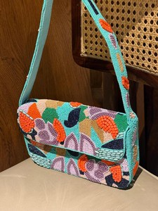 กระเป๋าถือทรงสี่เหลี่ยมประดับลูกปัดลายดอกไม้ งานฝีมือปักลายผ้า - Product Image 4