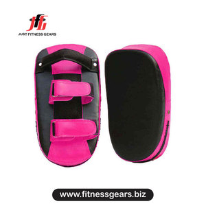 Pad thaïlandais en PU pour l'entraînement de Muay Thai et de Kickboxing avec sangle de poignet Velcro unisexe réglable rose et noir - Product Image 1