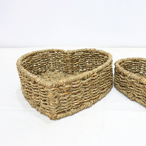 Ensemble de paniers de rangement multifonctionnels en jonc de mer écologiques faits à la main avec un design en forme de cœur mignon pour la décoration de la maison - Product Image 4