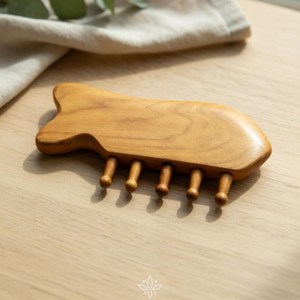 Peine de madera con forma de pez, de dientes anchos, masajeador natural, desenredante para el cabello, accesorio para el cuidado de la barba para hombres y mujeres, ¡el más vendido! - Product Image 2