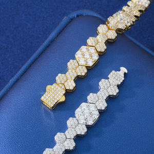 Pulsera de Diamantes Hexagonales de Lujo Chapada en Oro de 18K con Engaste de Bisel y Cadena de Eslabones para Uso Diario Unisex - Product Image 2