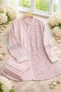 Conjunto de Kurta Pakistaní Rosa Bordado con Dupatta Tipo Seda y Pantalones Anchos, Ideal para Bodas y Festivales - Product Image 3