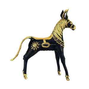 Statue de cheval élégante en laiton artisanal avec détails de licorne et ornements, noir, 8,5 pouces, sculpture artisanale pour la maison - Product Image 3