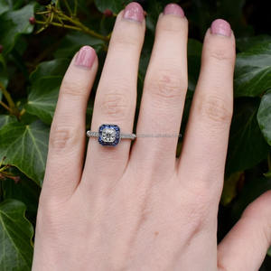 Élégante bague de fiançailles vintage en or blanc 14 carats avec incrustation de perles de diamant de laboratoire certifiées IGI pour cadeaux de mariage - Product Image 5