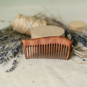 Peigne en bois fait main poli, artisanat d'art populaire, décoration de table rectangulaire à poser sur étagère - Product Image 6