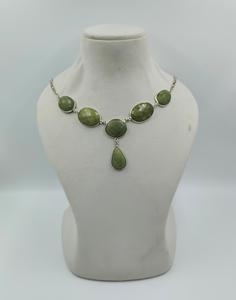 Collar de Jade Verde Natural |   Cadena de Eslabones de Estilo Bohemio con Piedras Verdes Facetadas Hechas a Mano, Diseño para Parejas, Joyería para Mujer - Product Image 1