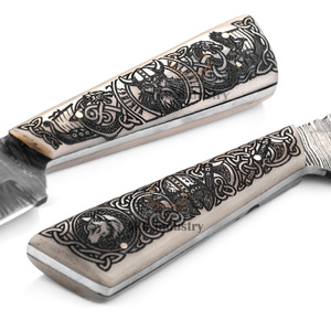 Cuchillo de Caza de Hoja Fija de Acero de Damasco Personalizado - Grado Industrial, 19 cm de Longitud Total - Mango de Hueso de Camello con Grabado Láser - Rúnico - Product Image 3