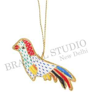 Adornos Navideños Personalizados de Terciopelo Satinado Ecológico Hechos a Mano en el Estudio Brazeal, Bordados con Cuentas, Hilos Dorados, Pájaro - Product Image 6
