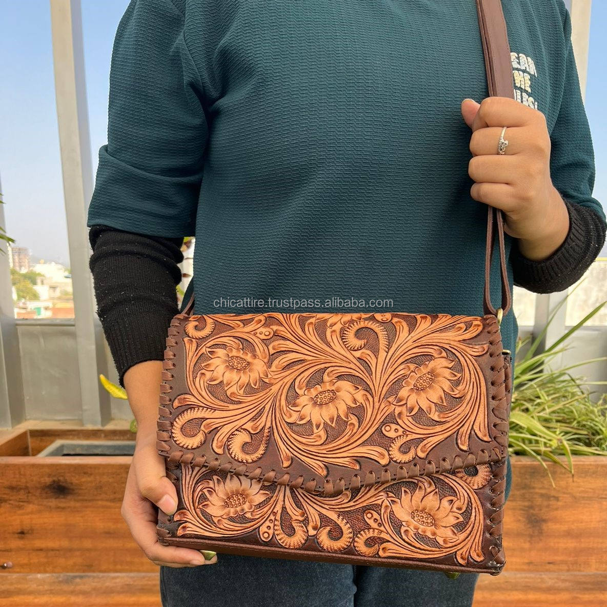 สีน้ำตาล