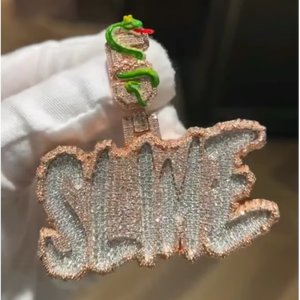 จี้เพชรทรงกลมแบบฮิปฮอปสุดหรู CONCEPTION Iced Out  ทำจากเงินแท้ 925 ประดับเพชร VVS มอยส์ซาไนต์ พร้อมตัวอักษรแบบสั่งทำพิเศษ - Product Image 1