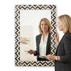 Miroir mural artisanal de luxe moderne à motif de pétales, incrustation en résine d'os de qualité supérieure, décoratif en bois - Product Image 1