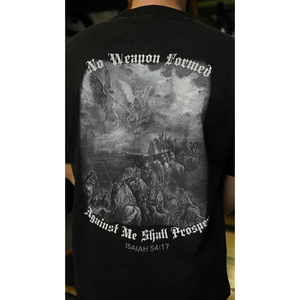 Camiseta Negra para Hombre con Estampado en la Espalda, Diseño de Isaías 54:17, Manga Corta, Corte Regular, Algodón Jersey, Estilo Casual, Cuello Redondo - Product Image 4