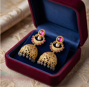 Pendientes Jhumka Clásicos Tradicionales de Latón DIVYORO para Fiesta - Product Image 1