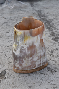 Mug à boire en corne de viking fait main sur mesure, couleur naturelle, gravure personnalisée, FAIZA CRAFT FC-8650 - Product Image 3