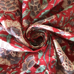 Tela de algodón estampada a mano – Estampado floral audaz en toda la superficie |   Base Roja con Motivos Azul Verdoso y Grises - Product Image 2