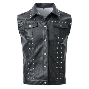 Gilet en cuir pour homme grande taille style punk avec rivets, col rabattu, vêtement d'extérieur, coupe régulière, couleur unie, sans manches, pour l'automne - Product Image 1
